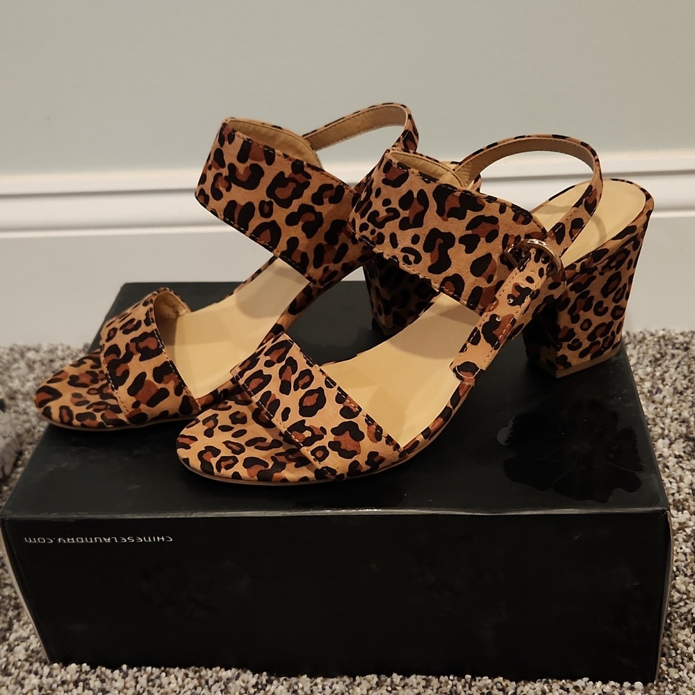 Leopard Print Womans Heels - Picture 2 of 4